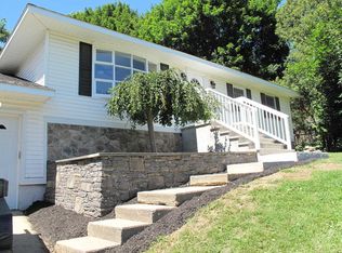 5 Siebrecht Rd, Pleasant Valley, NY 12569