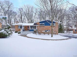 416 Orchardale Dr, Rochester Hills, MI 48309