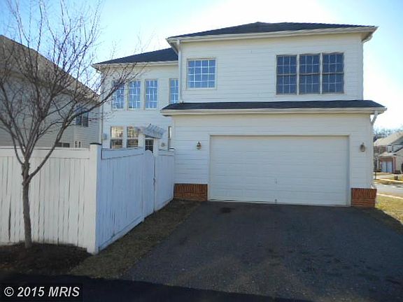 4th image of 705 Banneker Ln