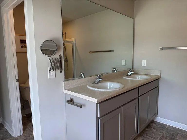 146 Silver Birch Pass — Photo 3