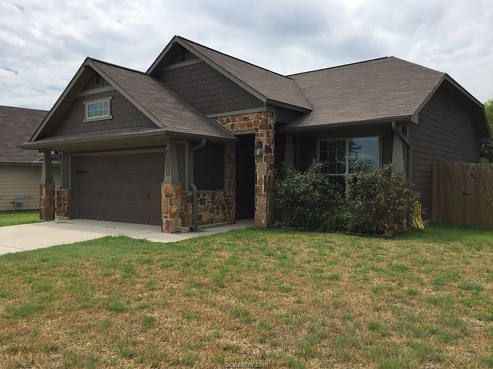 1st image of 302 Hanna Ct