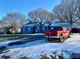 72 Pleasant Gardens Dr, Taylorsville, NC 28681