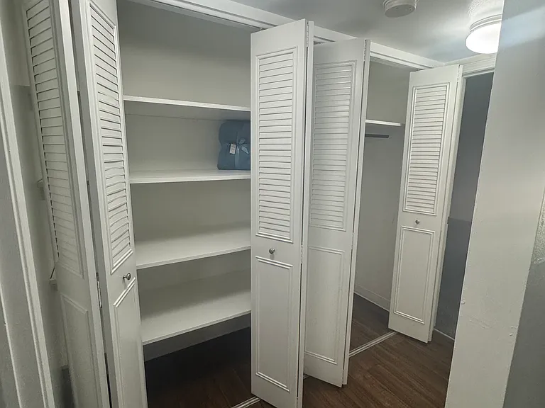 Villa Apartments — Photo 51