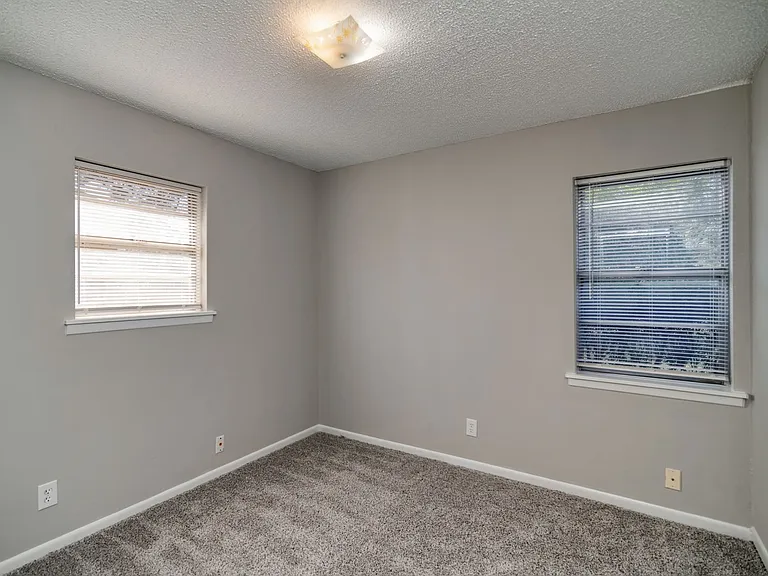 502 Brown St — Photo 19