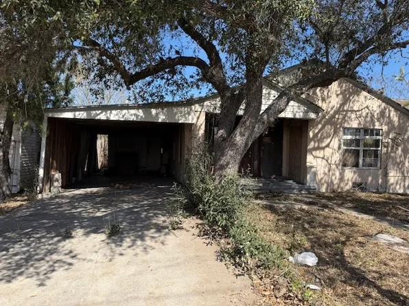 909 E 1st St, Alice, TX 78332