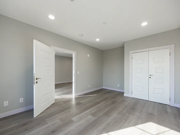 Taj Estates of Franklin — Photo 13