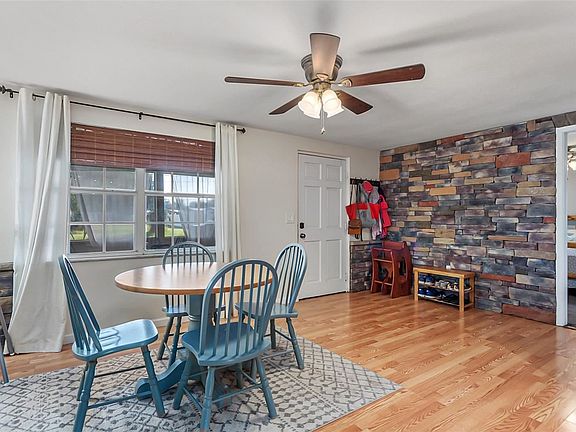 4th image of 504 Woodland Ave