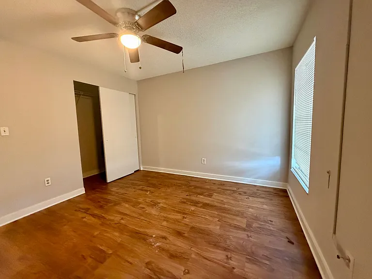J Wyoming Apartments — Photo 9