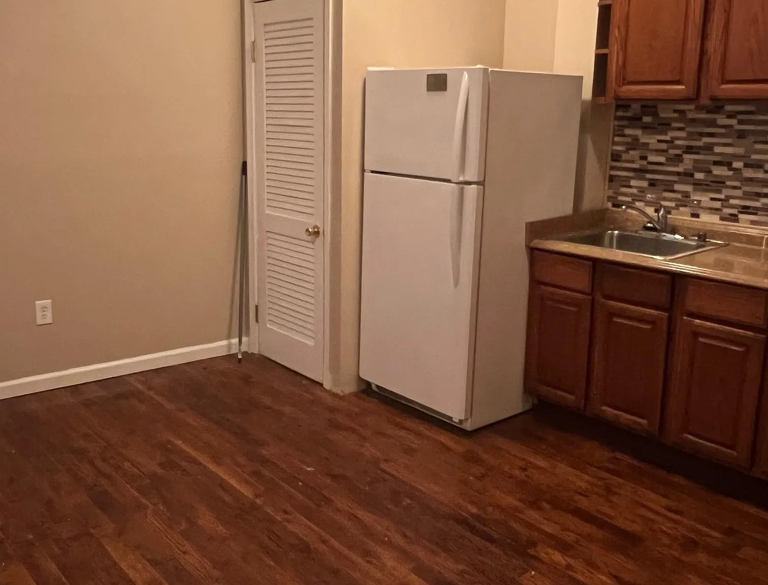 1 bed, $1,050 — Photo 2