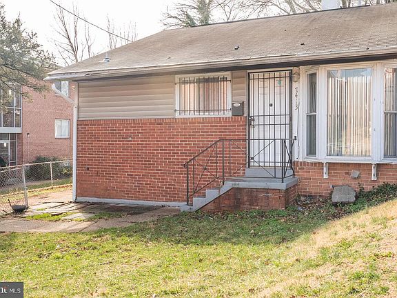 3rd image of 7413 Grayridge Ln