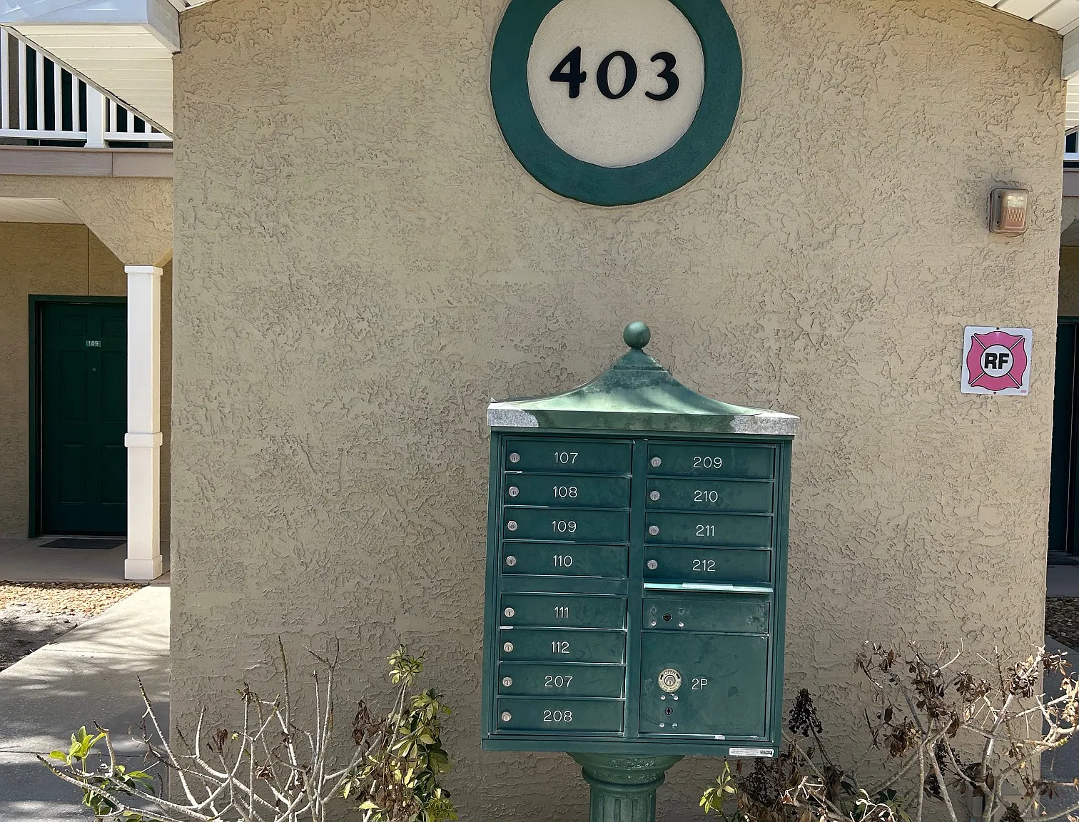 2 bed, 900 sqft, $2,000 — Photo 1