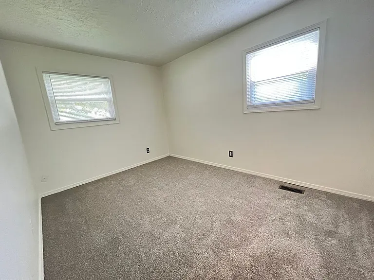 1206 Mount Vernon Dr — Photo 4