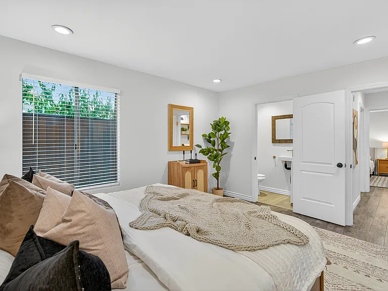 1125 Pico Blvd — Photo 18