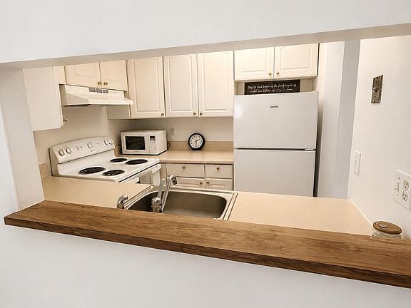4th image of 7178 Golf Colony Ct APT 101