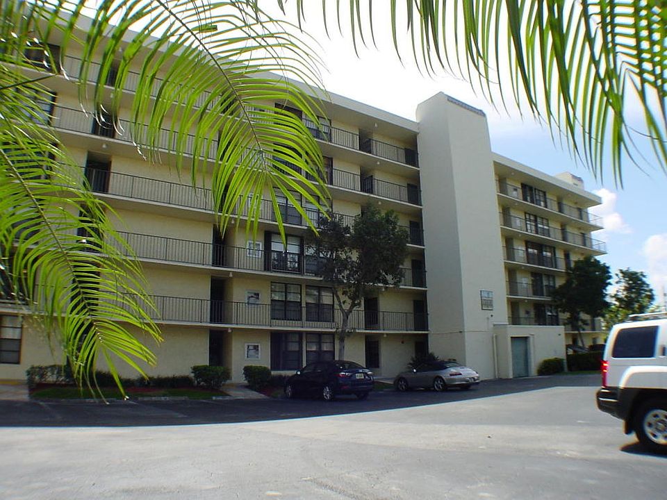 1st image of 3 Royal Palm Way Unit 201