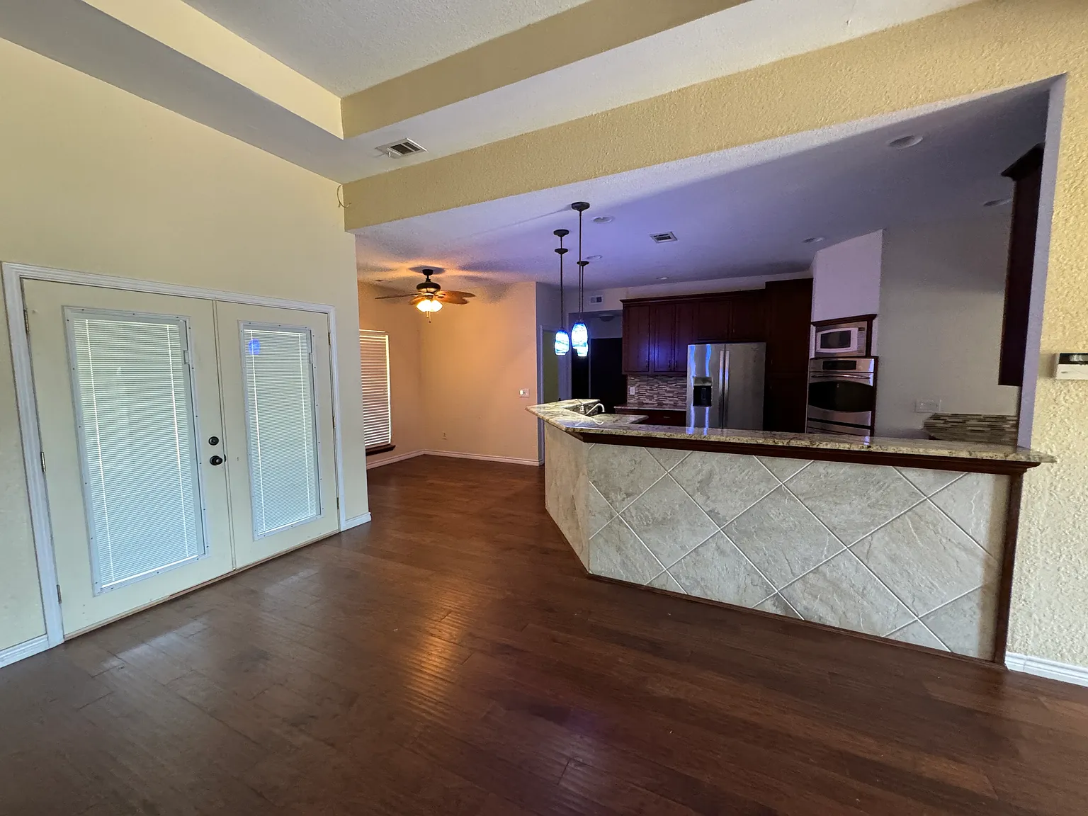 4 bed, 2558 sqft, $2,660 — Photo 3