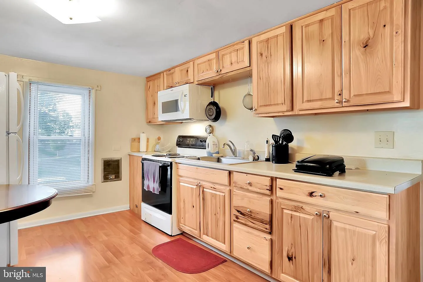 1 bed, 800 sqft, $1,300 — Photo 2