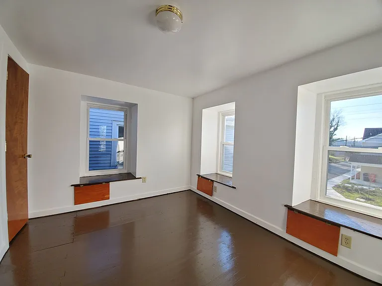 83 South Ave — Photo 16
