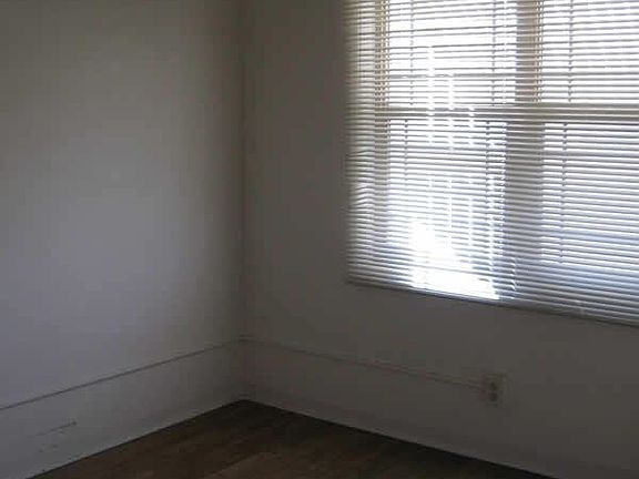 2nd image of 913 Copper Ave NW APT 5
