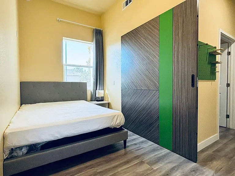 Private Room in 2 Bed 1 Bath Apartment. — Photo 11