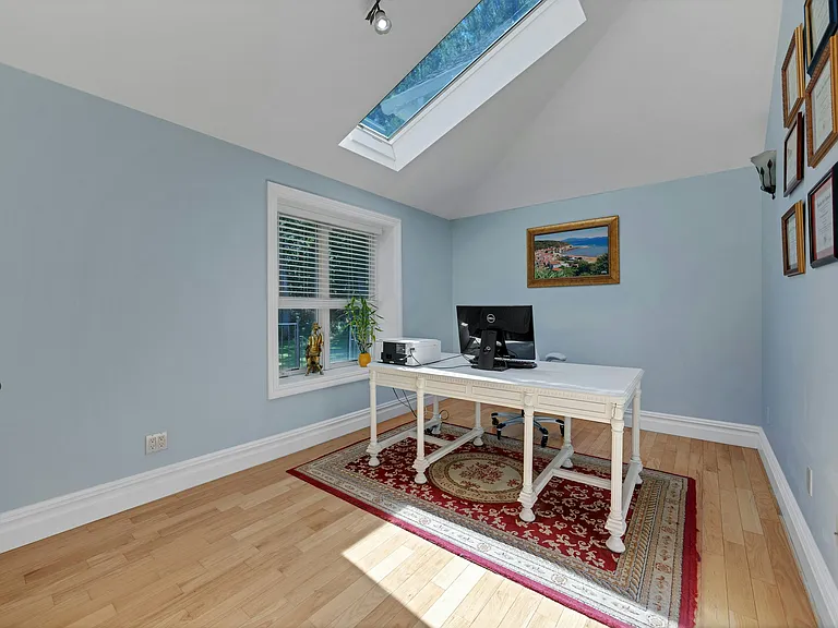 252 Mabel Pl — Photo 22