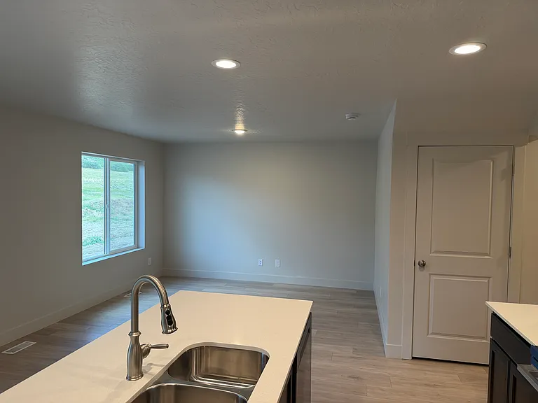 4013 S Woodland Ave — Photo 8