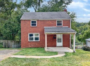 1219 Circle Dr, Pittsburgh, PA 15221