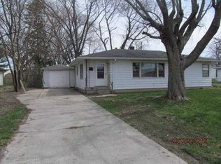 526 Linden Ln, Chesterfield, IN 46017