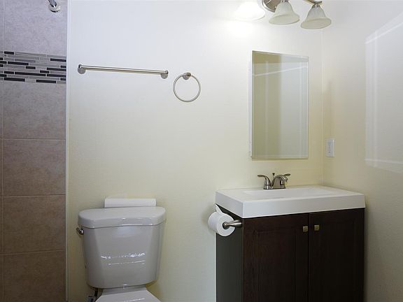 5th image of 2999 Sunnybank Ln
