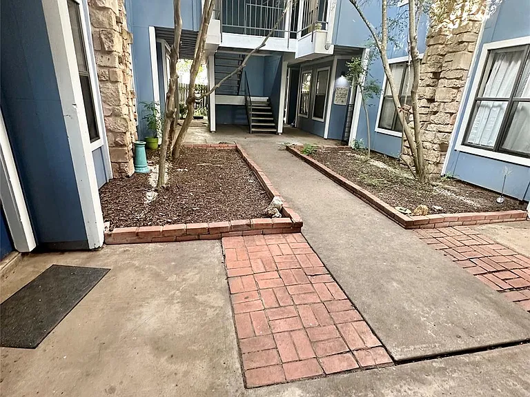 4322 Gillis St #204 — Photo 30