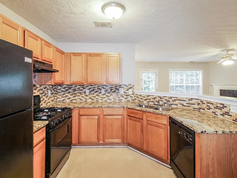 740 Shadow Lakes Dr — Photo 8