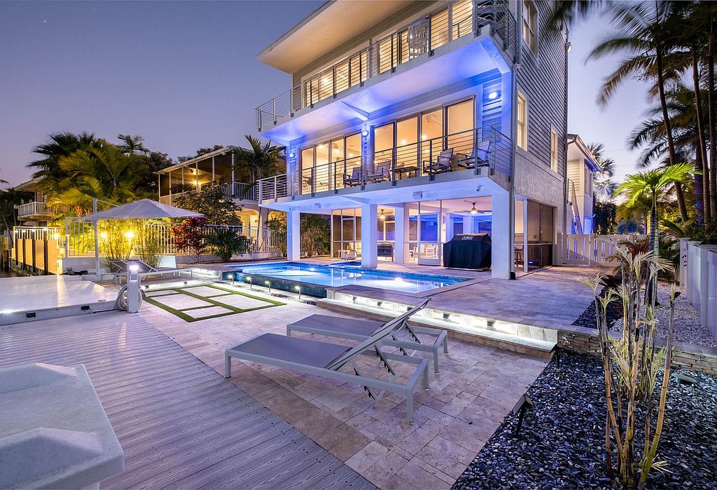 20 Center Ln - Property Image