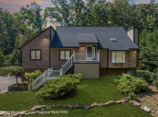 105 Lamb Ln, Manalapan, NJ 07726