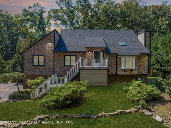 105 Lamb Lane, Manalapan, NJ 07726