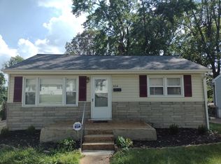 404 Hillcrest Blvd, Ballwin, MO