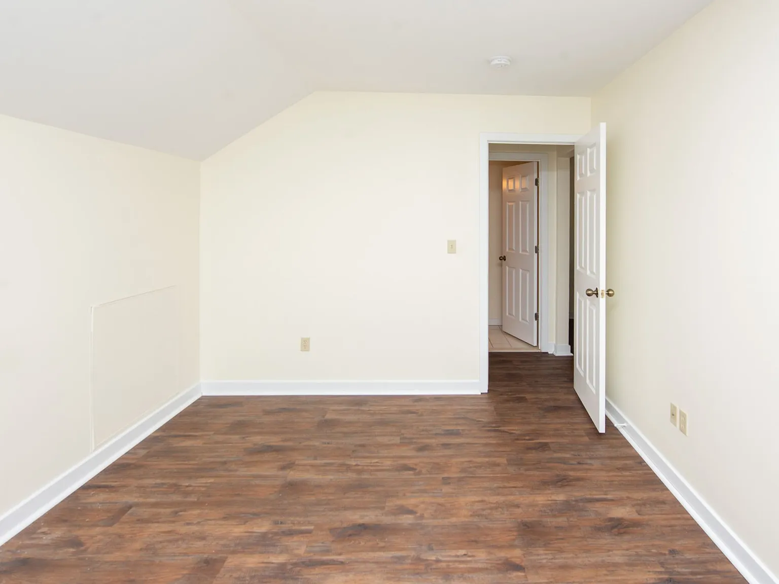 Rosewood Apartments — Photo 3