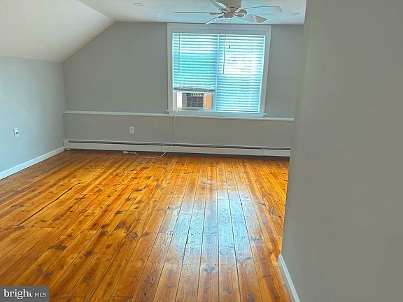 2nd image of 21 Elizabeth St #2