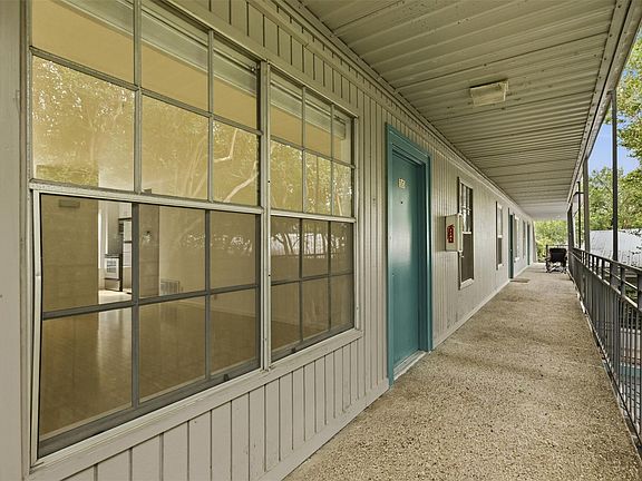 2nd image of 300 Crockett St APT 315