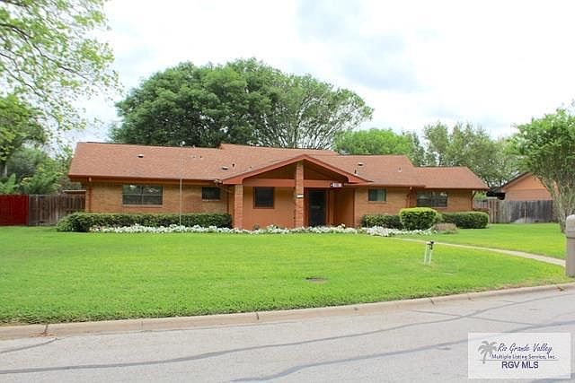 1st image of 116 Palm Valley Dr E