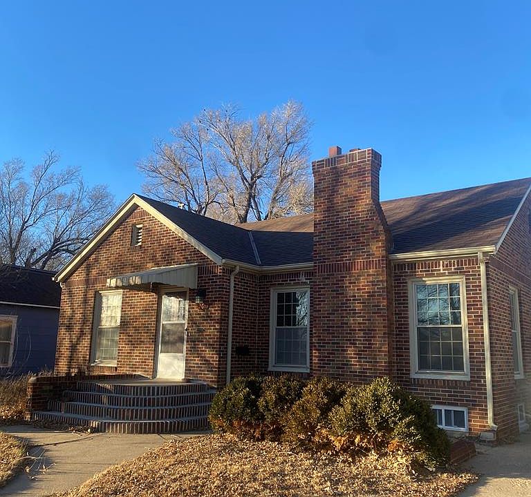 268 W 4th St, Hoisington, KS 67544 Zillow