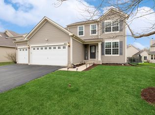 899 Great Falls Dr, Volo, IL 60073