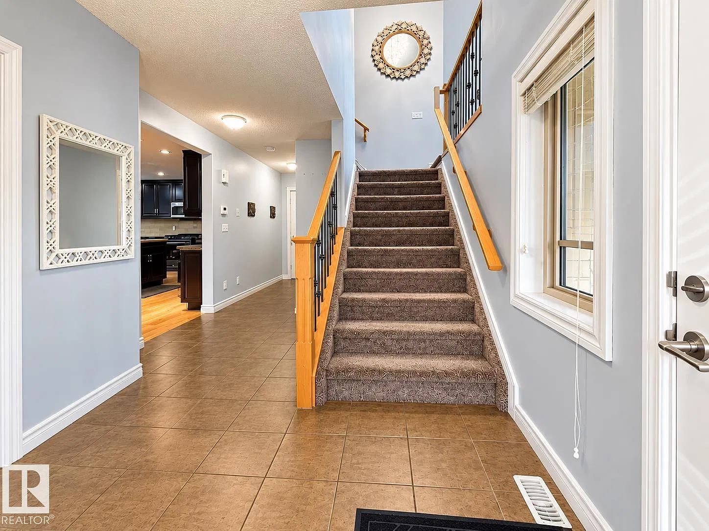 3 bed, 2.5 bath, 2286 sqft, $2,800 — Photo 3