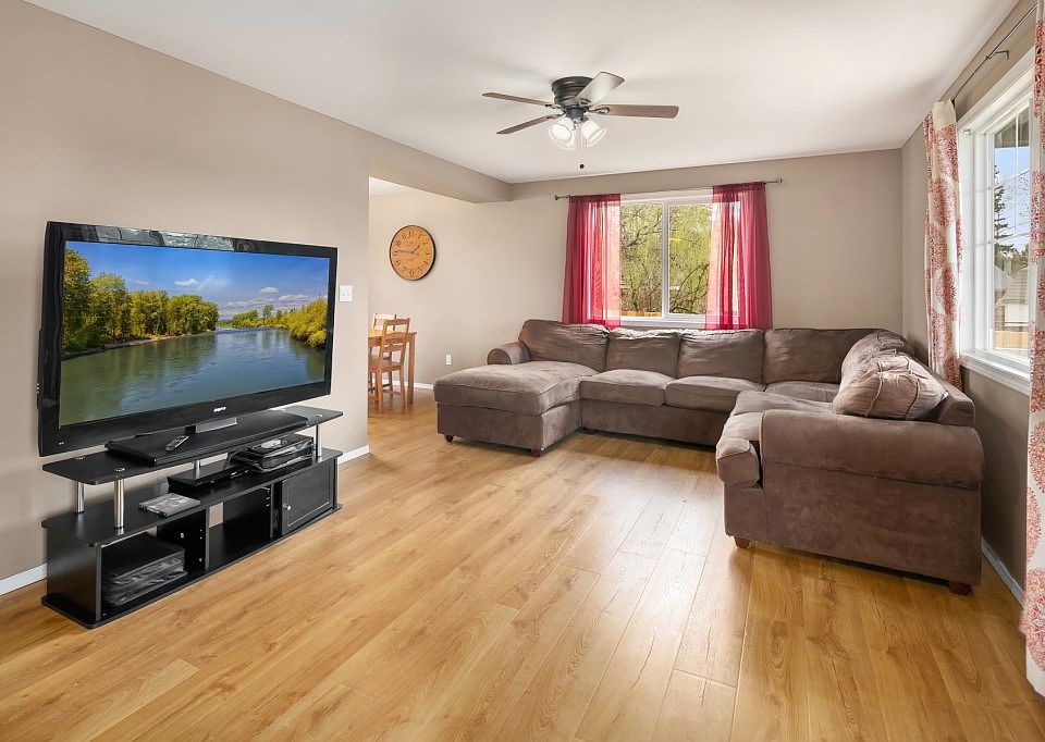 1st image of 8605 10th Pl NE