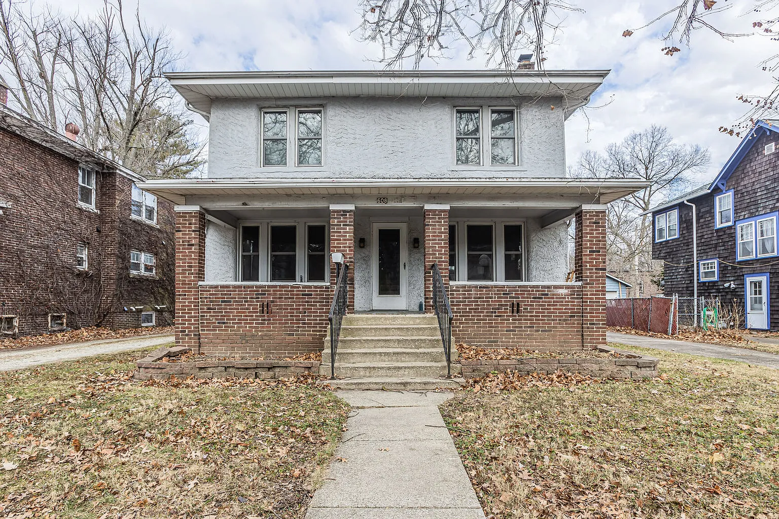 608 W Washington St photo 1