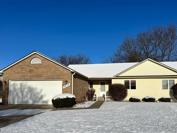 7478 Country Meadow Dr, Swartz Creek, MI 48473