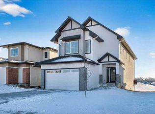 7 N Lakewood Way, Strathmore, AB T1P2J5