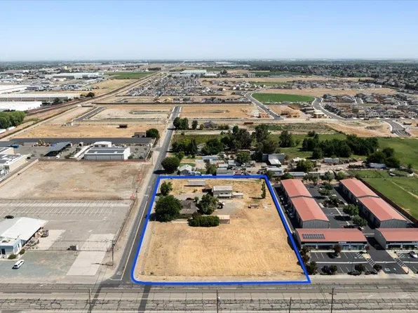 140 Swanson Rd, Manteca, CA 95337