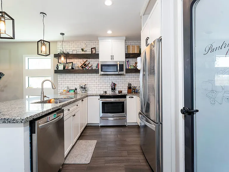 3819 Tolosa St — Photo 25