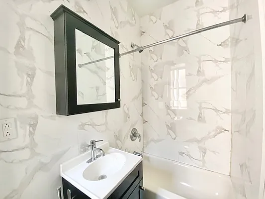 Rented by Bohemia Realty Group | media 7