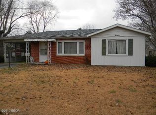 22 Patton Dr, Pinckneyville, IL 62274